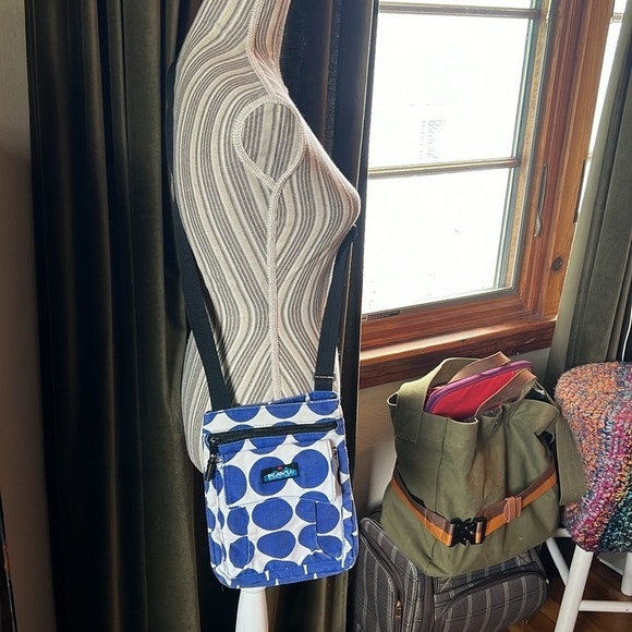 Kavu crossbody cotton canvas royal blue white polka dots adjustable black strap - Picture 11 of 11